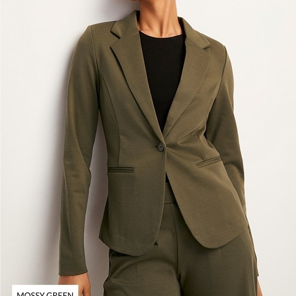 ICHI Jackets & Blazers - Ichi Mossy Green Supple Cinched Jersey Stretch Single Breast Blazer Medium